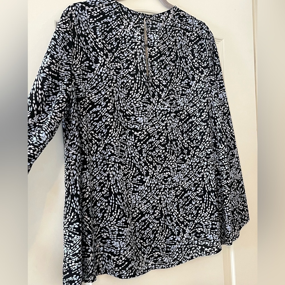 LUSH Black & White 3/4 Sleeve Polyester Blouse Women’s Size Medium - Picture 4 of 16